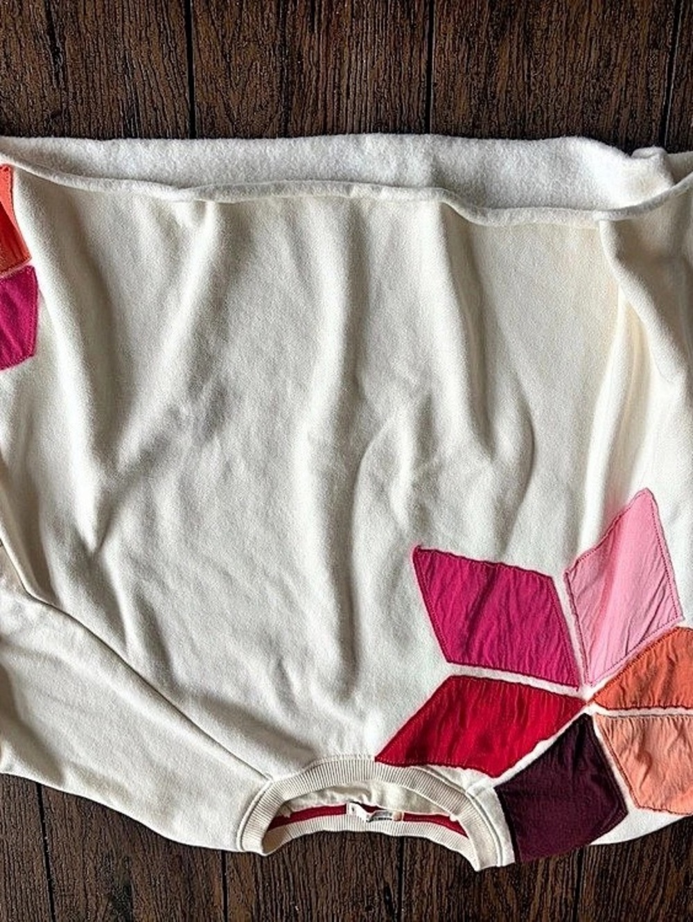 Marine Layer Archive Summit
Sweatshirt Cream Multi
Patchwork Raw Hem Cropped L